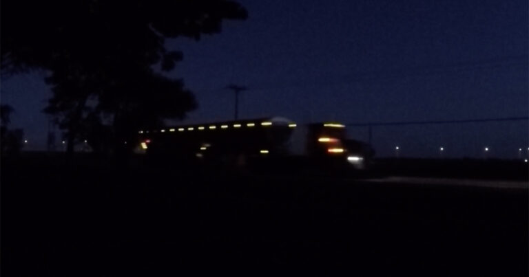 Camionnage de nuit - Groupe Bauval bricon Roxboro